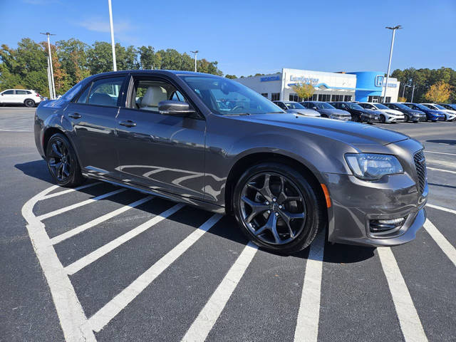 2022 Chrysler 300 Touring L RWD photo