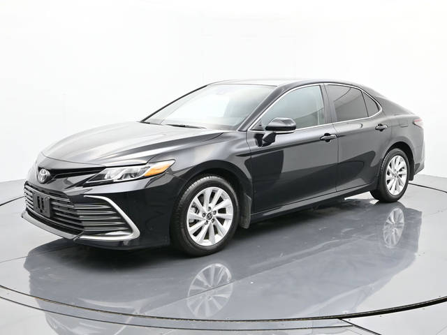 2023 Toyota Camry LE AWD photo