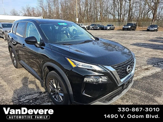 2022 Nissan S FWD photo