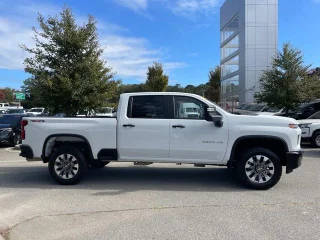 2022 Chevrolet Silverado 2500HD Custom 4WD photo