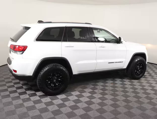 2020 Jeep Grand Cherokee Laredo E 4WD photo