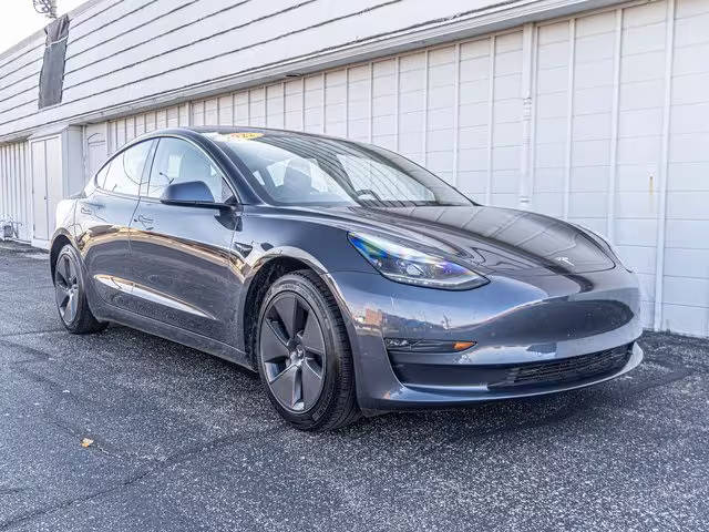 2022 Tesla Model 3 Long Range AWD photo