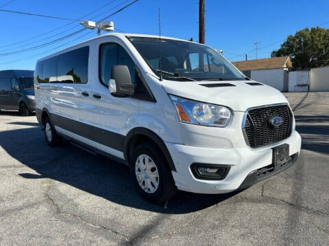 2022 Ford Transit Passenger Wagon XLT RWD photo