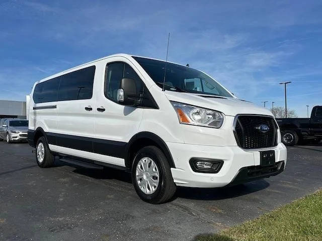 2022 Ford Transit Passenger Wagon XLT RWD photo