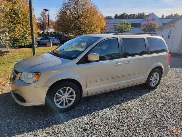 2015 Dodge Grand Caravan SXT FWD photo