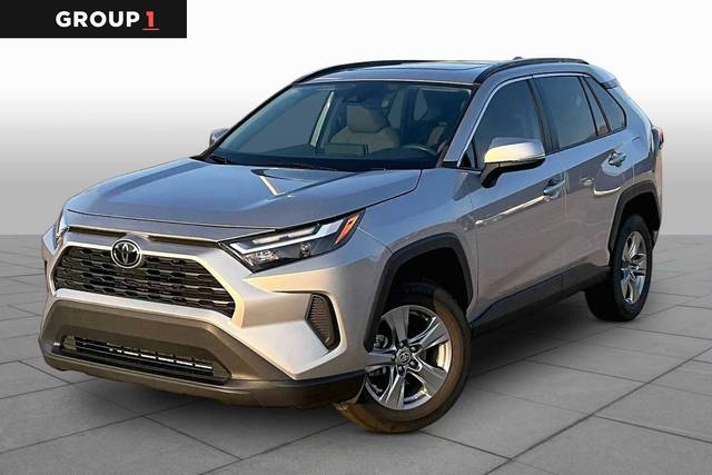 2022 Toyota RAV4 XLE FWD photo