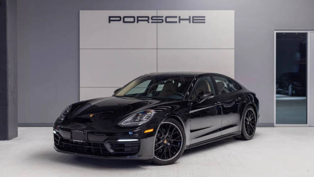 2021 Porsche Panamera 4 AWD photo