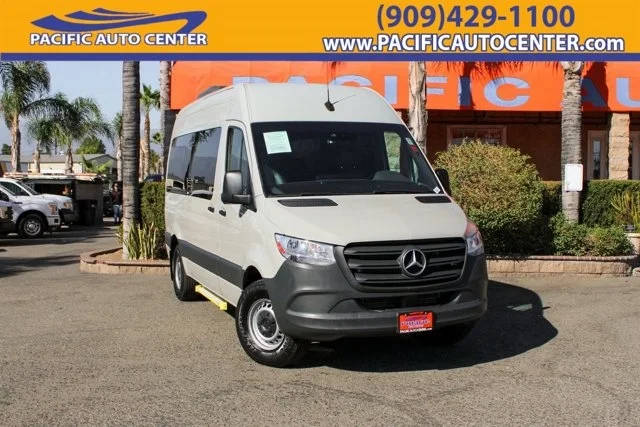 2021 Mercedes-Benz Sprinter  RWD photo