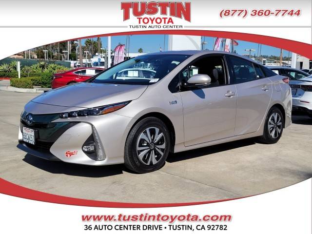 2017 Toyota Prius Prime Advanced FWD photo