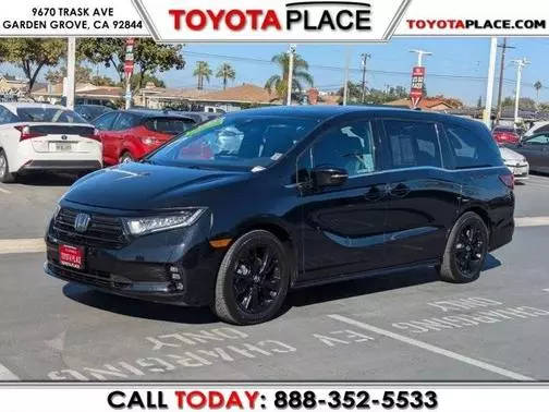 2023 Honda Odyssey Sport FWD photo