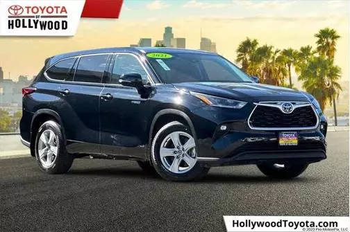 2021 Toyota Highlander Hybrid LE AWD photo