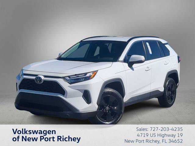 2022 Toyota RAV4 XLE FWD photo