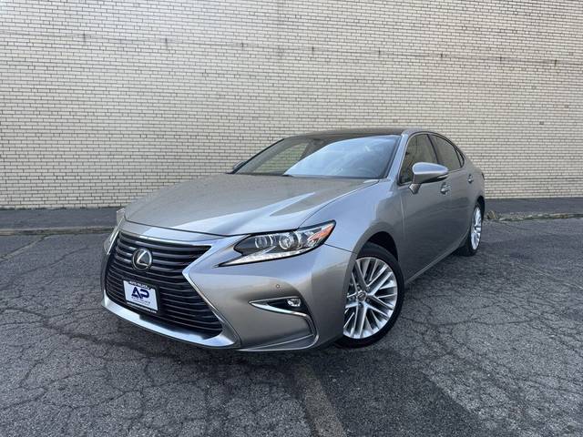 2016 Lexus ES  FWD photo