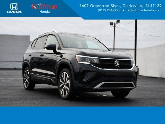 2022 Volkswagen Taos SE FWD photo