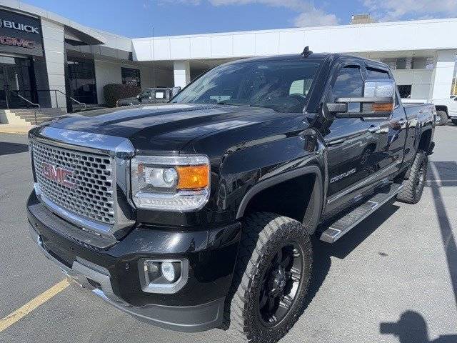 2016 GMC Sierra 2500HD Denali 4WD photo