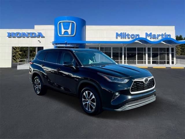 2021 Toyota Highlander XLE FWD photo