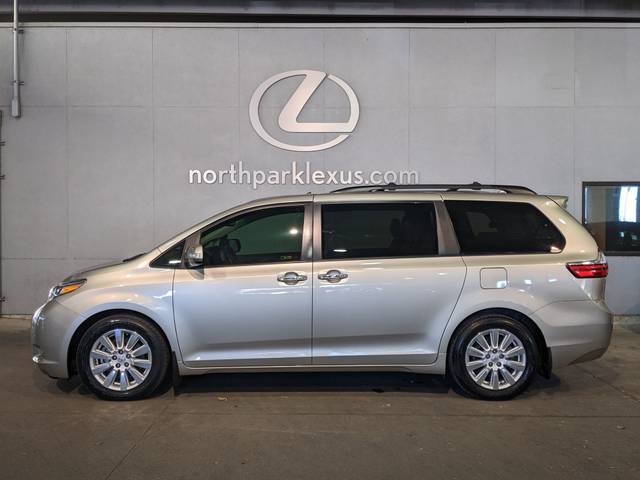 2017 Toyota Sienna Limited FWD photo