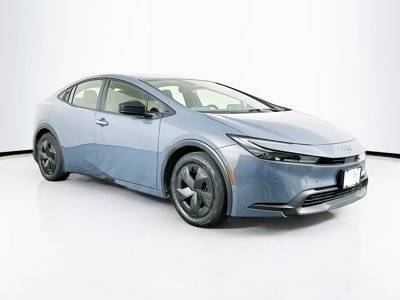 2023 Toyota Prius LE FWD photo