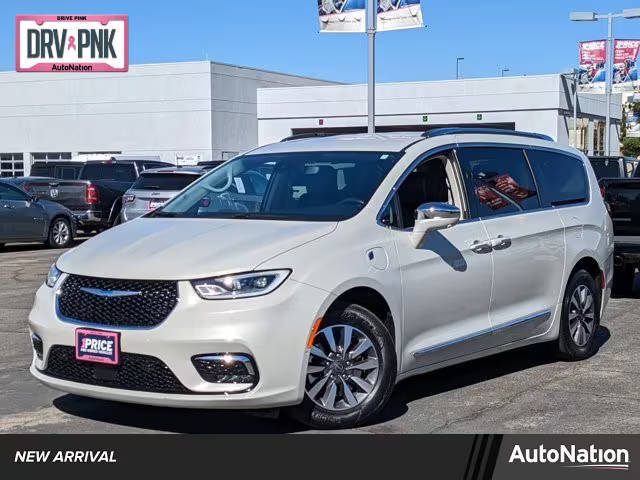 2021 Chrysler Pacifica Minivan Hybrid Limited FWD photo