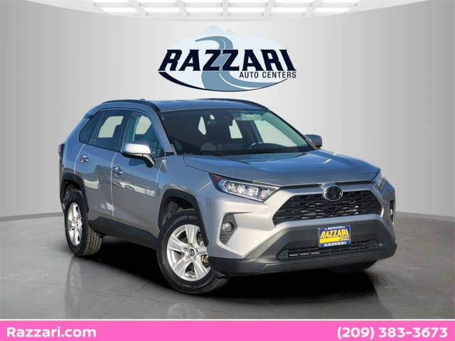 2021 Toyota RAV4 XLE FWD photo