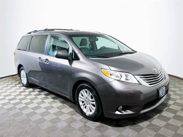 2015 Toyota Sienna XLE Premium FWD photo