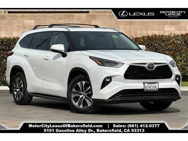 2022 Toyota Highlander XLE FWD photo