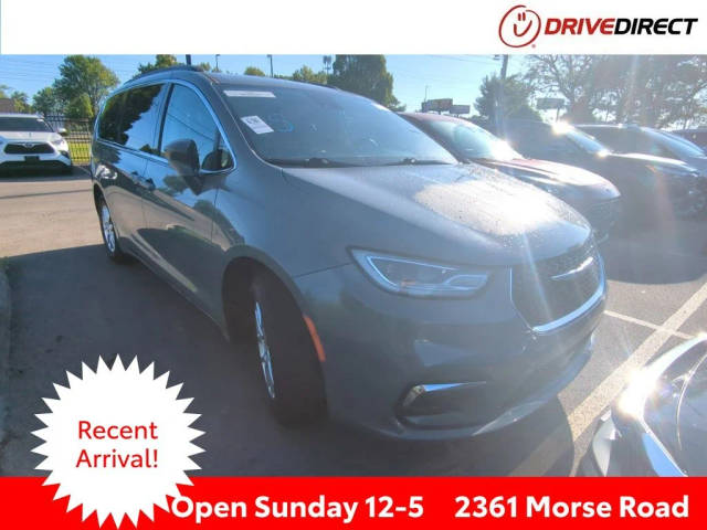 2022 Chrysler Pacifica Minivan Touring L FWD photo