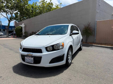 2015 Chevrolet Sonic LT FWD photo