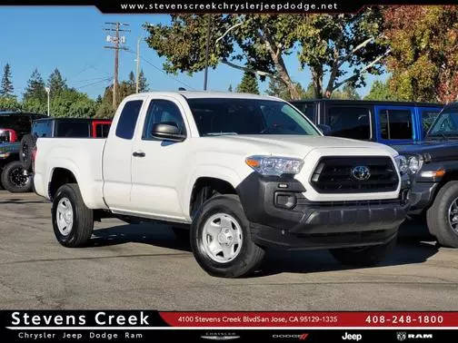 2022 Toyota Tacoma SR 4WD photo