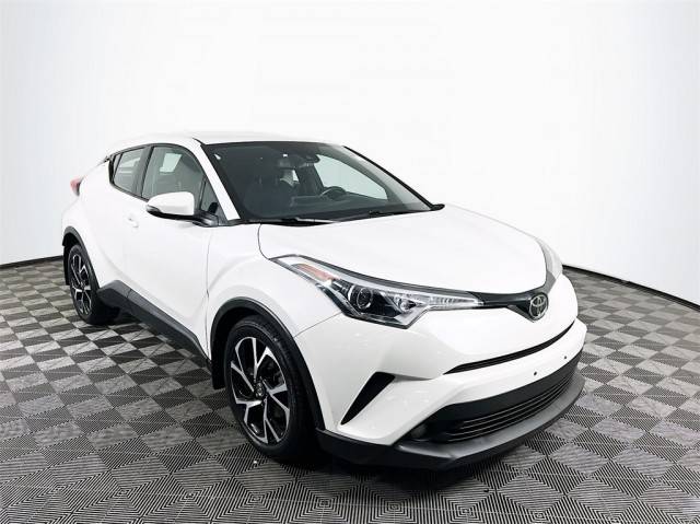 2018 Toyota C-HR XLE Premium FWD photo