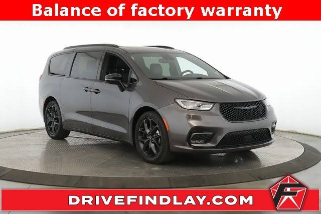 2023 Chrysler Pacifica Minivan Limited FWD photo