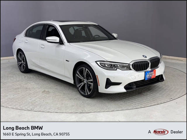 2022 BMW 3 Series 330e RWD photo