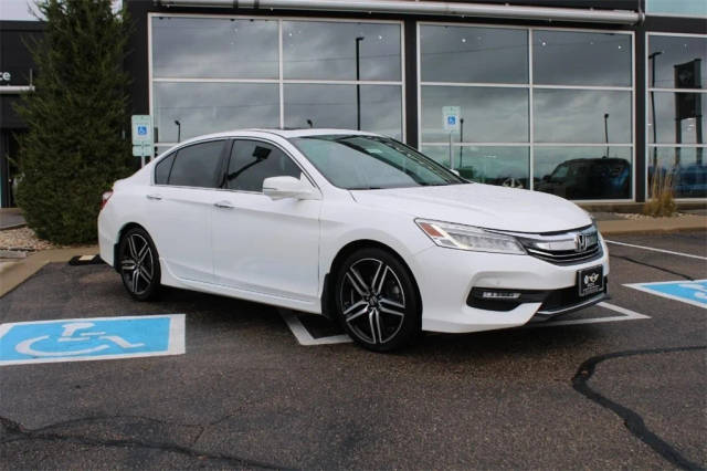 2017 Honda Accord Touring FWD photo