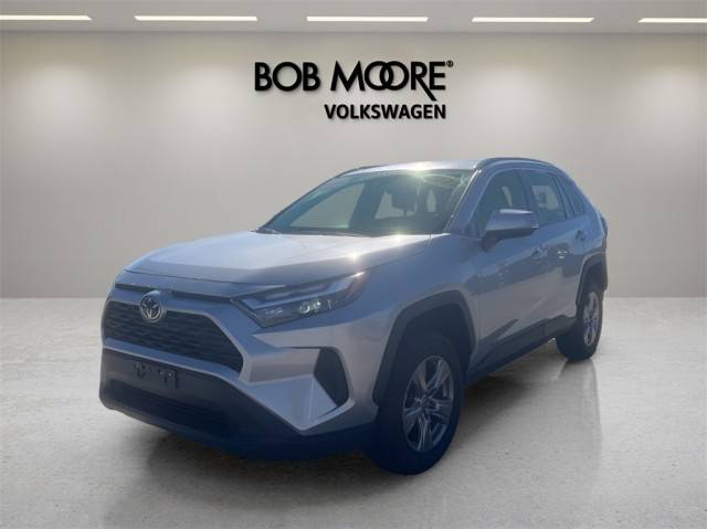 2022 Toyota RAV4 XLE AWD photo