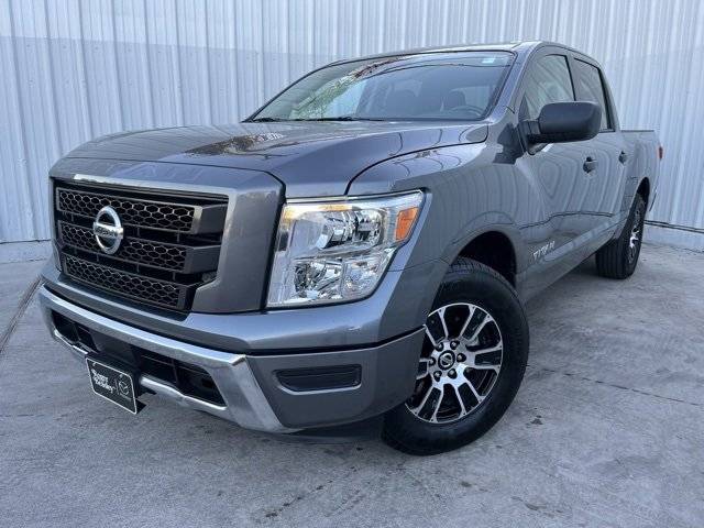 2022 Nissan Titan SV RWD photo