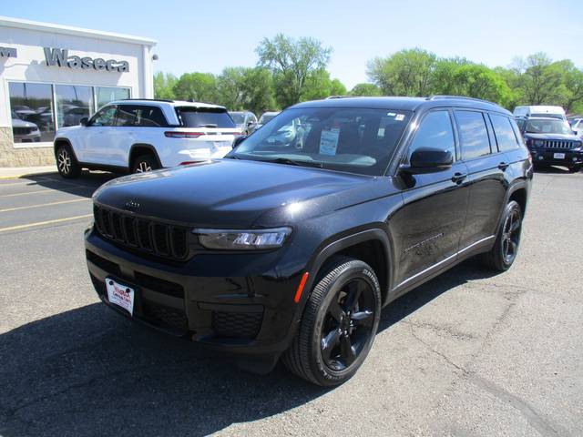 2023 Jeep Grand Cherokee L Altitude 4WD photo