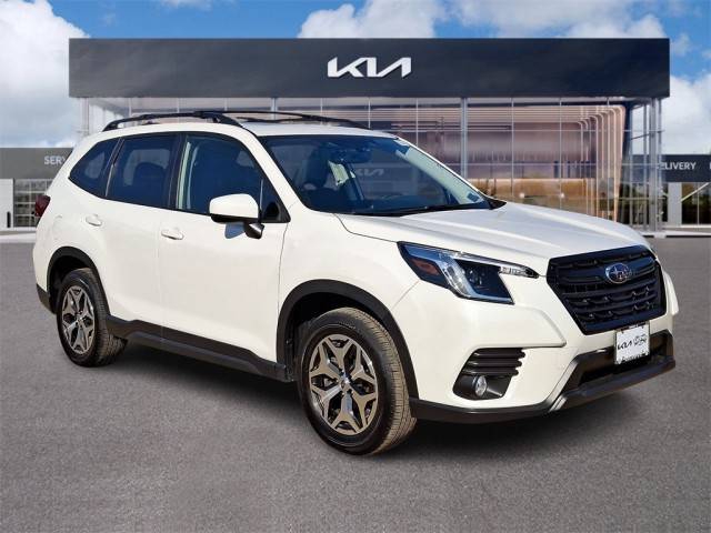 2022 Subaru Forester Premium AWD photo