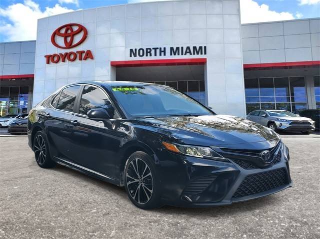 2019 Toyota Camry SE FWD photo