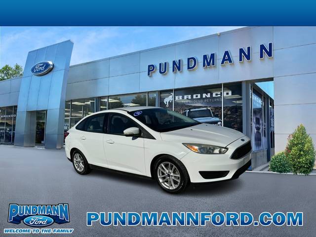 2016 Ford Focus SE FWD photo