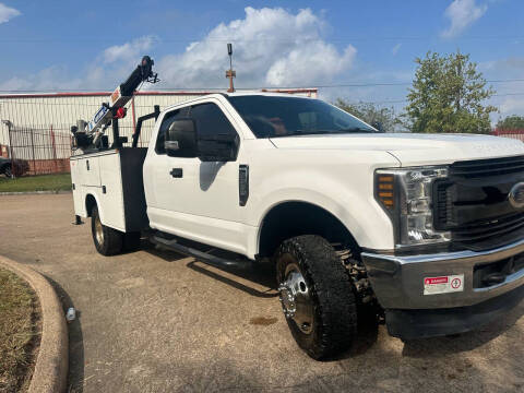 2019 Ford F-350 Super Duty XL 4WD photo