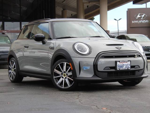 2022 MINI Hardtop 2 Door Cooper SE FWD photo