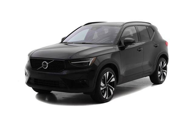 2023 Volvo XC40 Ultimate Dark Theme AWD photo