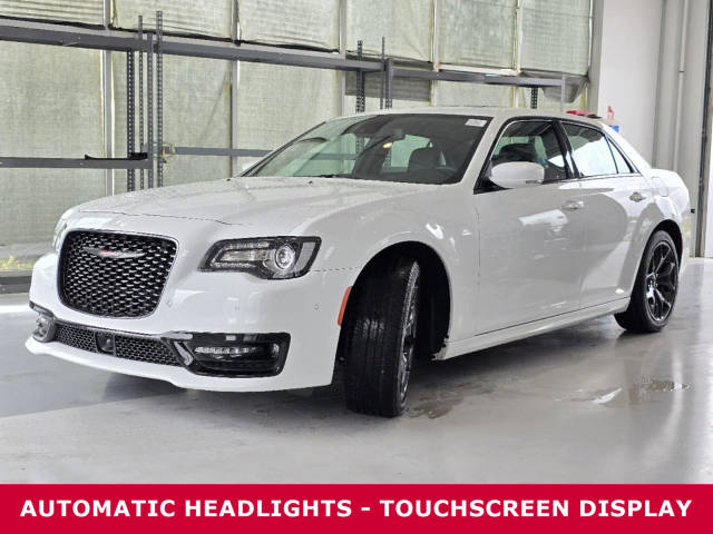 2023 Chrysler 300 300S RWD photo