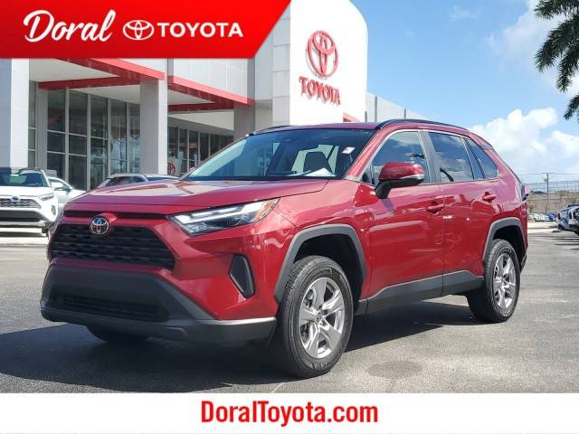 2022 Toyota RAV4 XLE FWD photo