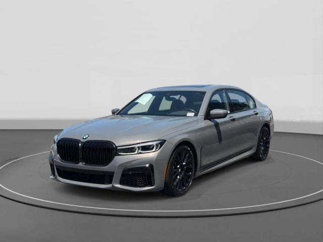2022 BMW 7 Series 740i RWD photo
