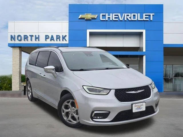 2022 Chrysler Pacifica Minivan Limited FWD photo