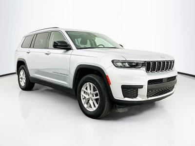 2023 Jeep Grand Cherokee L Laredo 4WD photo