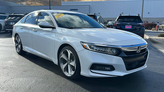 2019 Honda Accord Touring 2.0T FWD photo