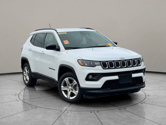 2023 Jeep Compass Latitude 4WD photo