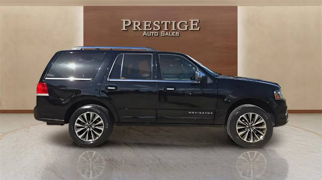 2016 Lincoln Navigator Select RWD photo